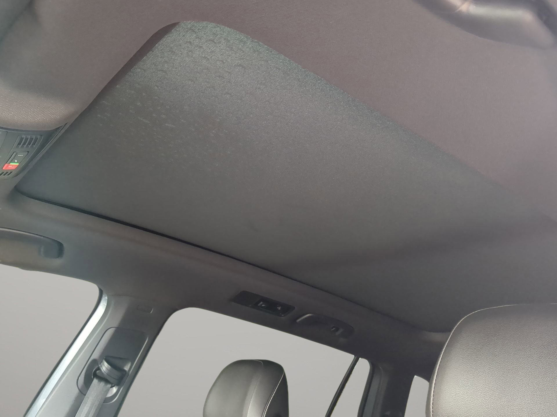 Used 2022 Volkswagen Tiguan SE R-Line image 44