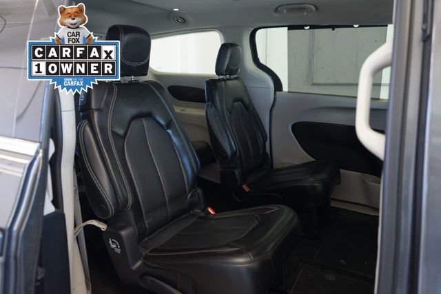 Used 2023 Chrysler Pacifica Touring-L FWD image 30