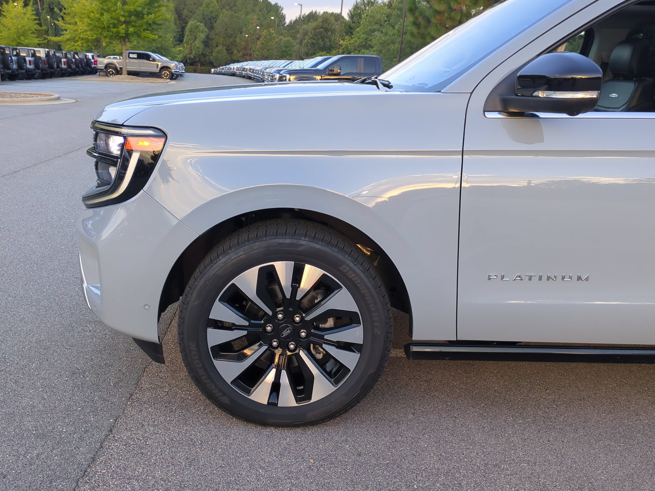 Certified 2025 Ford Expedition Max Platinum w/ Driver's Package AWD/4WD image 11