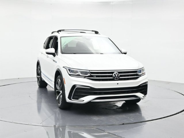 Used 2023 Volkswagen Tiguan SEL R-Line AWD/4WD image 4