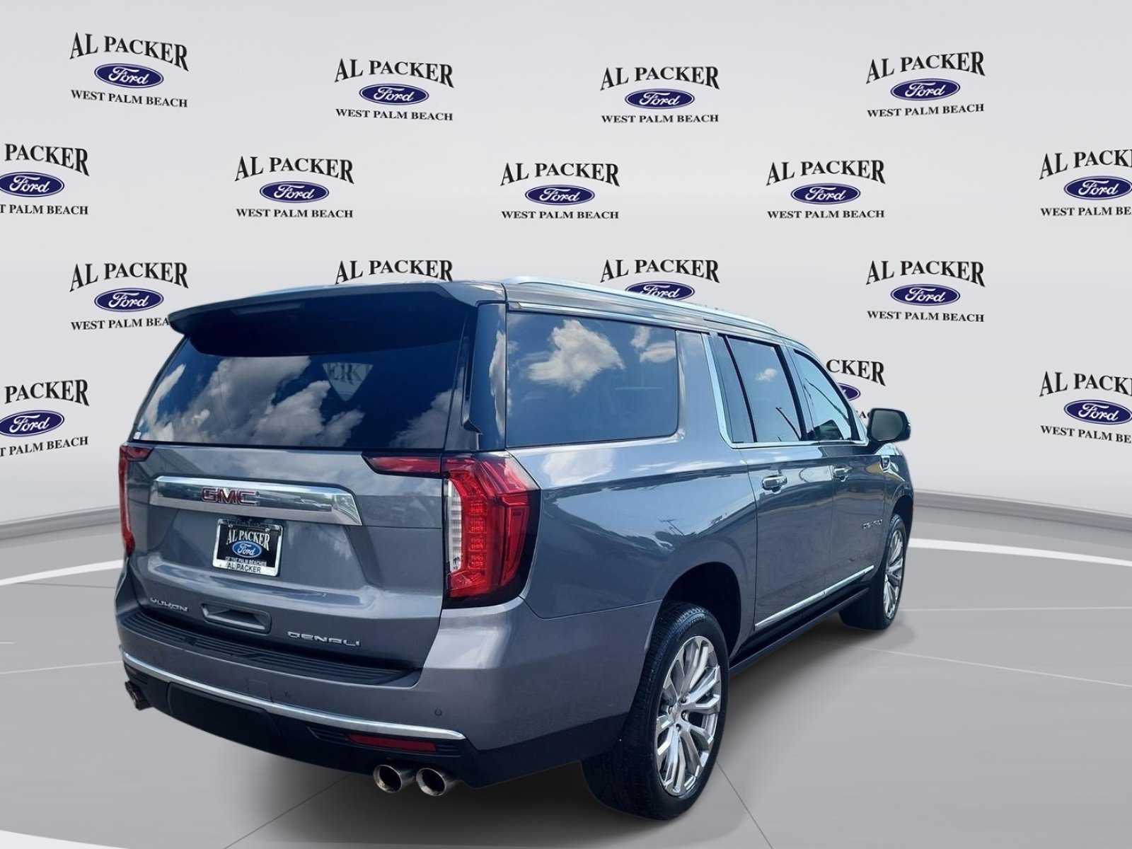 Used 2022 GMC Yukon XL Denali RWD image 5