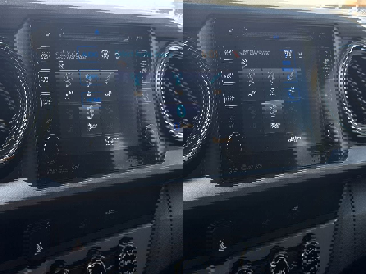 Used 2018 Toyota Tacoma TRD Off-Road w/ Technology Package image 17