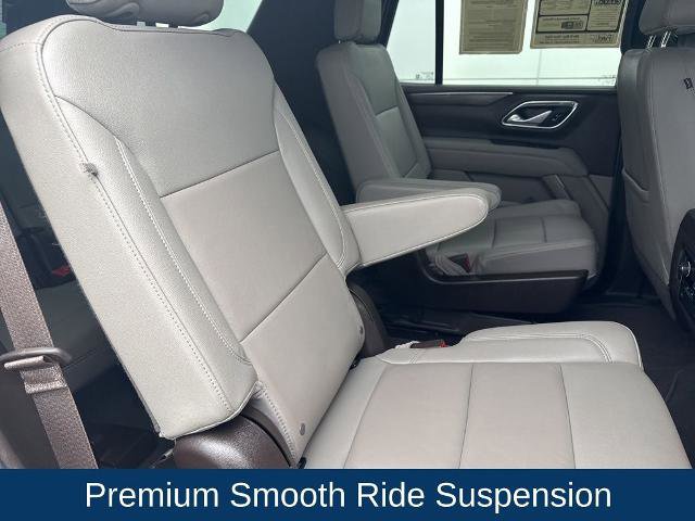 Used 2022 Chevrolet Tahoe Z71 w/ Luxury Package AWD/4WD image 30
