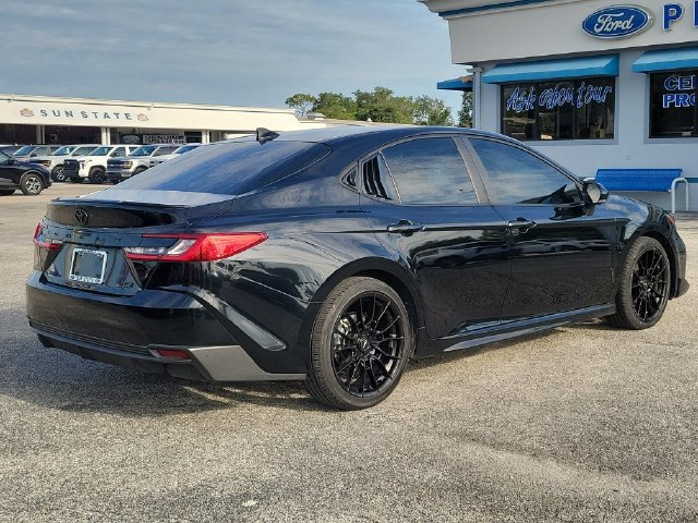 Used 2025 Toyota Camry SE w/ Convenience Package FWD image 6