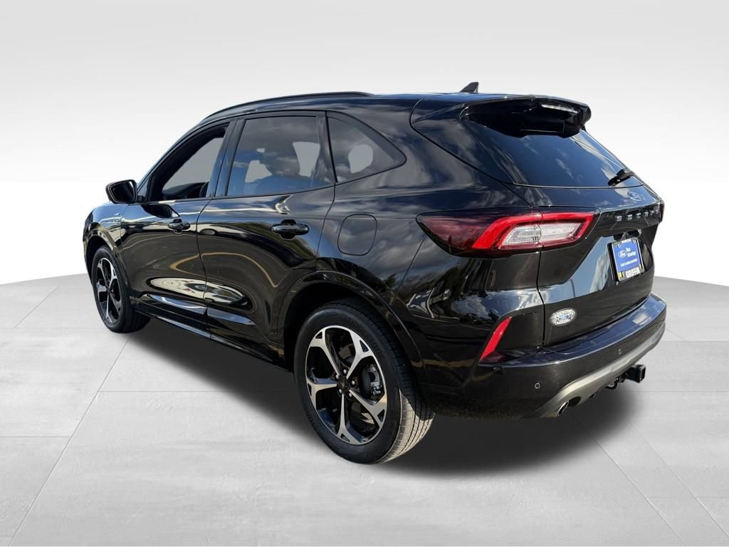 Certified 2023 Ford Escape ST-Line Select w/ Tech Pack #2 image 4