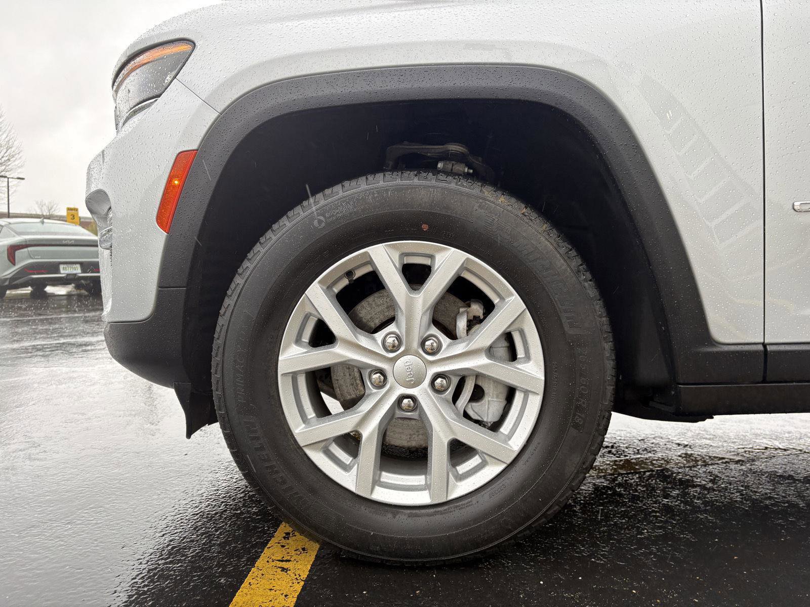 Used 2023 Jeep Grand Cherokee Limited w/ Trailer Tow Prep Group (B) AWD/4WD image 26