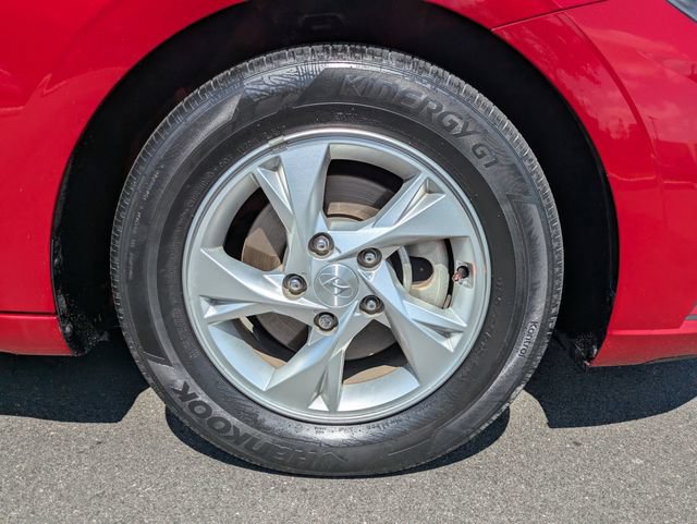 Used 2022 Hyundai Elantra SE FWD image 11
