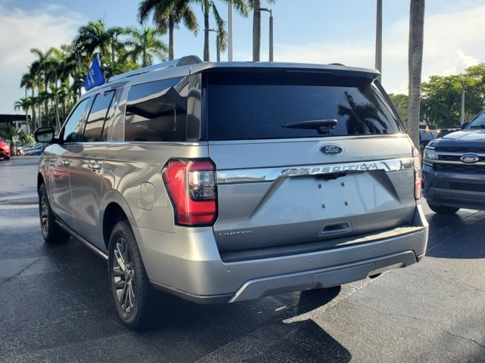 Certified 2021 Ford Expedition Max Limited RWD image 5