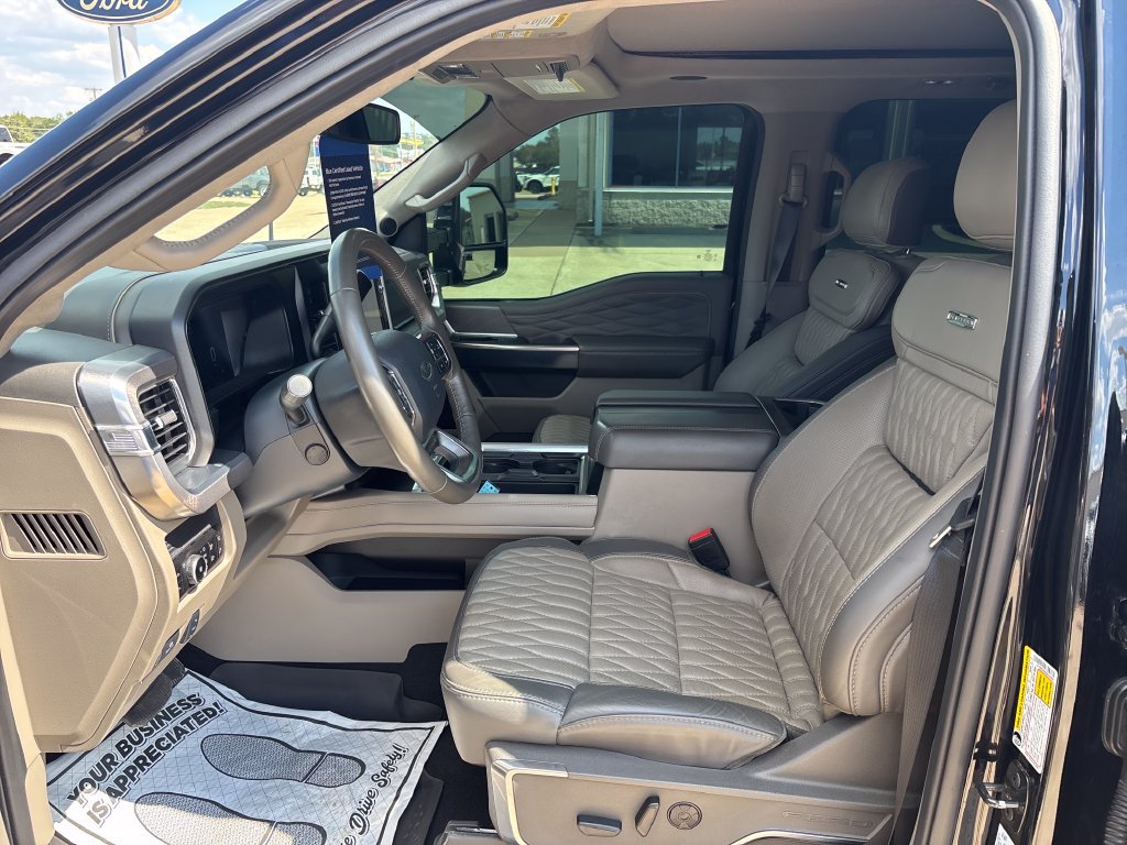 Certified 2025 Ford F350 Platinum w/ Platinum Plus Package AWD/4WD image 11