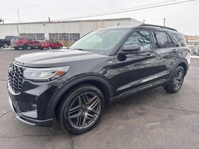 Certified 2025 Ford Explorer ST-Line w/ Premium Package image 2