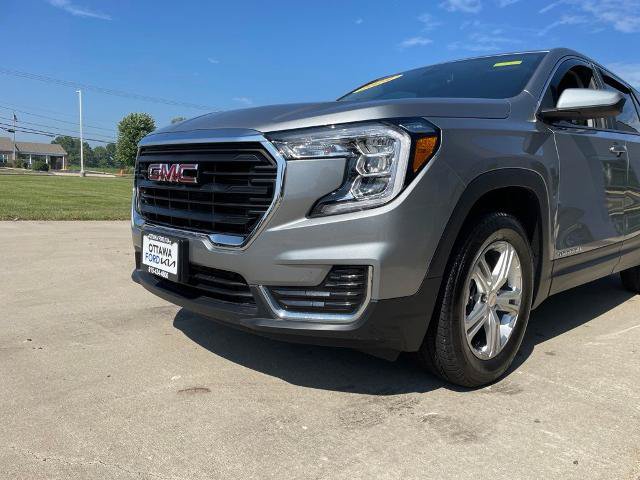 Used 2024 GMC Terrain SLE AWD/4WD image 14