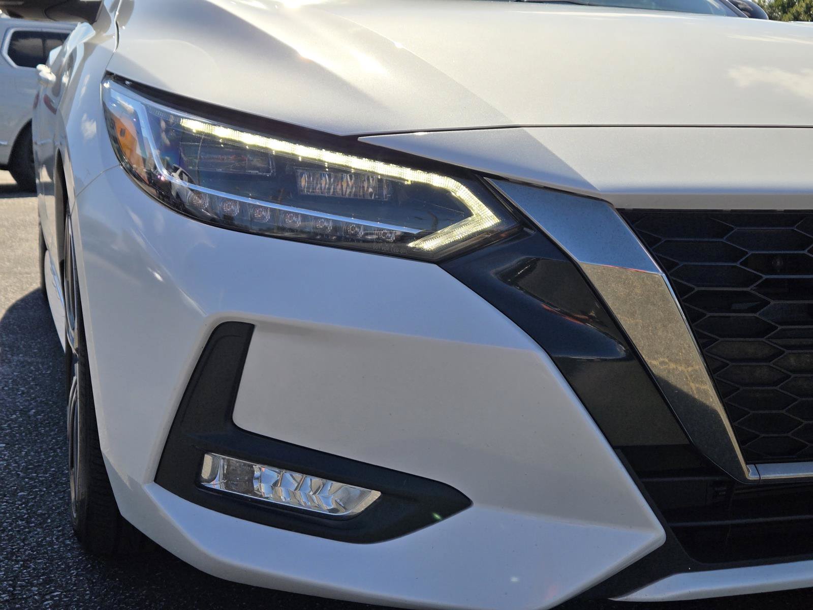 Used 2021 Nissan Sentra SR w/ SR Premium Package FWD image 4