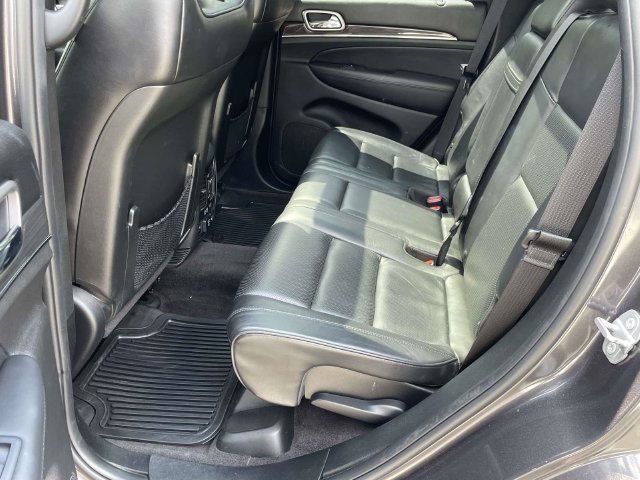 Used 2018 Jeep Grand Cherokee Overland AWD/4WD image 6