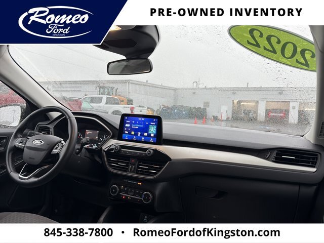 Certified 2022 Ford Escape SE w/ Cold Weather Package AWD/4WD image 15