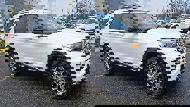 Certified 2023 Ford Explorer Limited w/ Limited Technology Package image 12