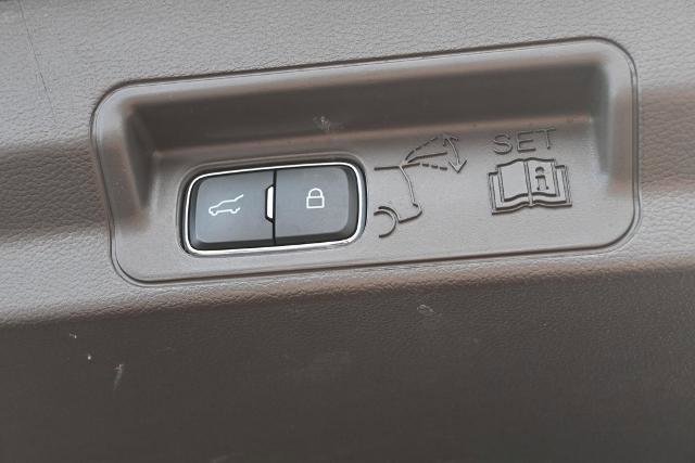 Certified 2022 Ford Explorer Platinum w/ Equipment Group 601A image 14