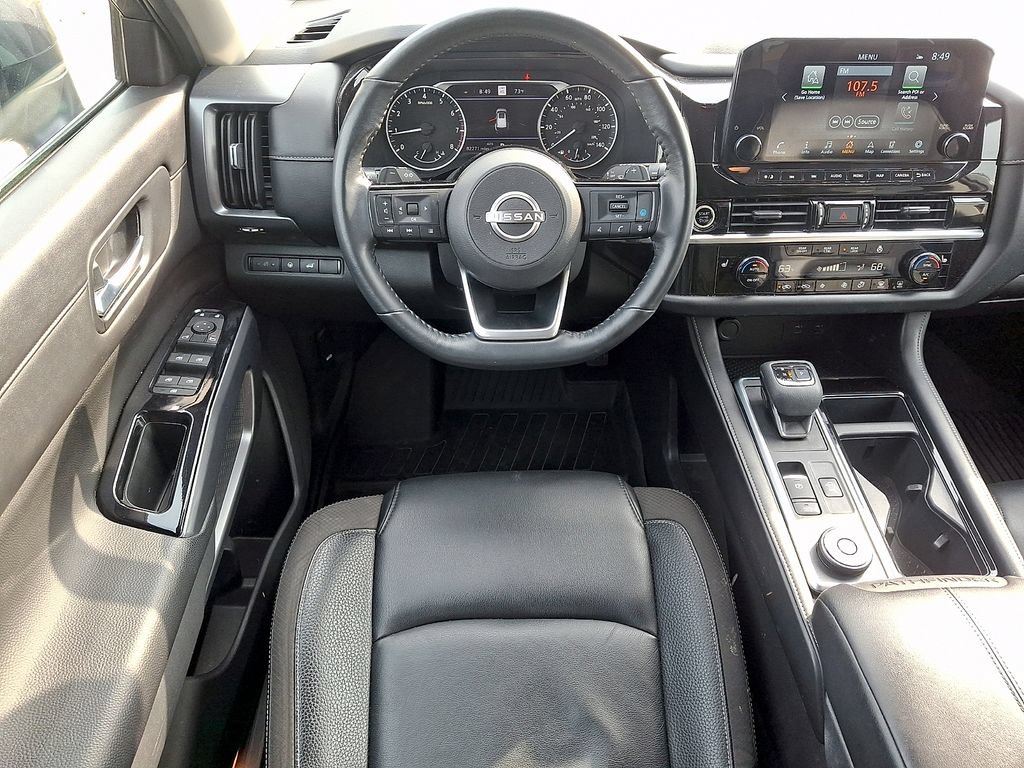 Used 2022 Nissan Pathfinder SL AWD/4WD image 11