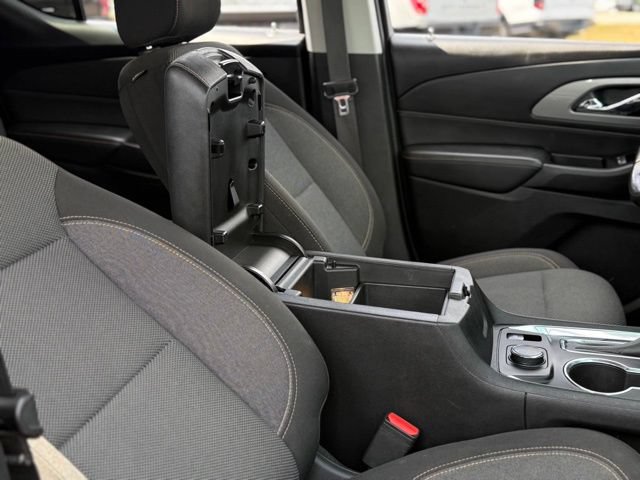 Used 2020 Chevrolet Traverse LT FWD image 26