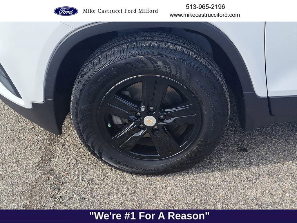 Used 2022 Chevrolet Trax LS w/ Tint and Cruise Package image 9