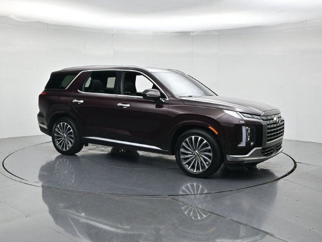 Used 2024 Hyundai Palisade Calligraphy FWD image 3