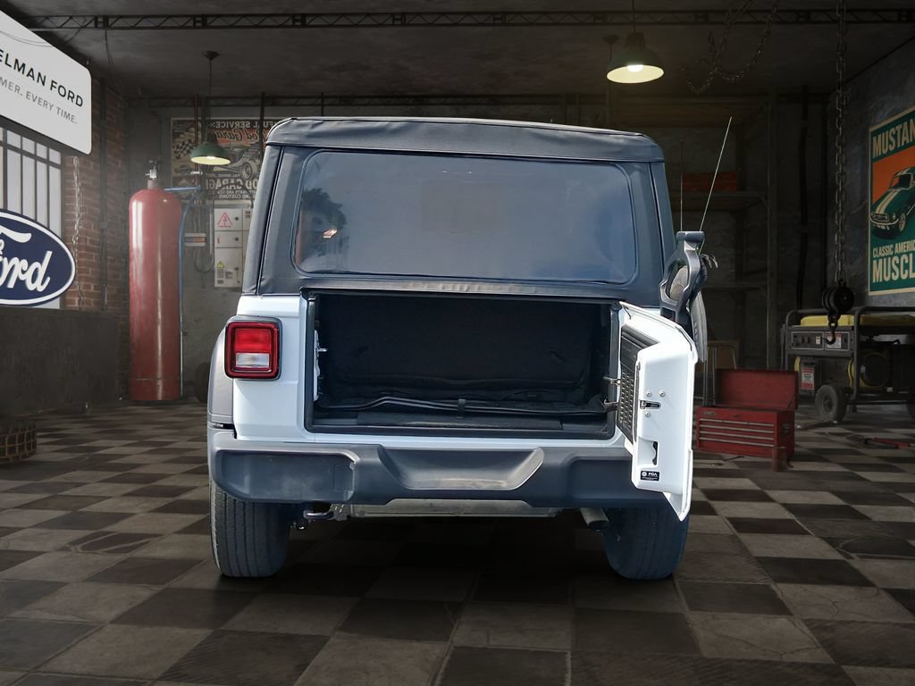Used 2022 Jeep Wrangler Sport AWD/4WD image 9