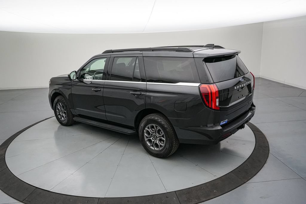 Certified 2025 Ford Expedition Active AWD/4WD image 6