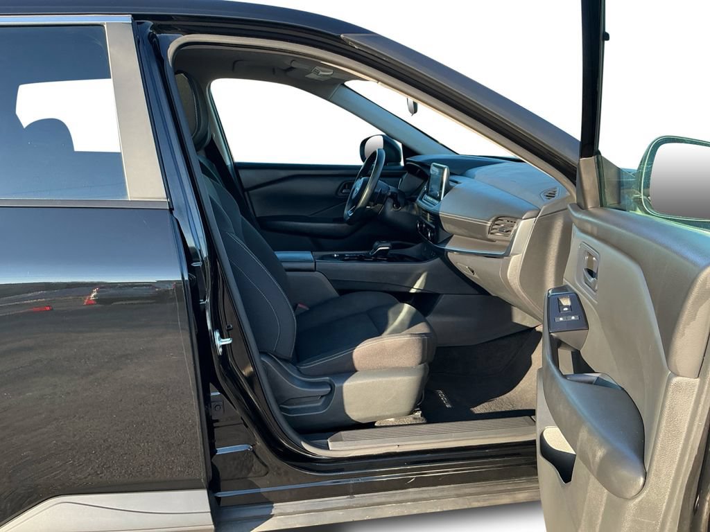 Used 2024 Nissan Rogue S FWD image 22