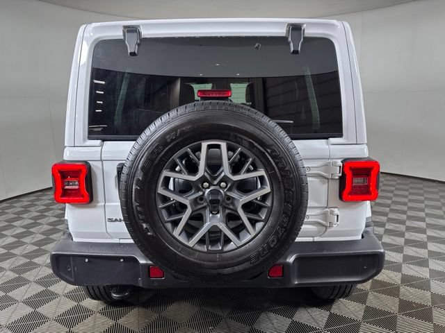 Used 2026 Jeep Wrangler Unlimited Sahara AWD/4WD image 19