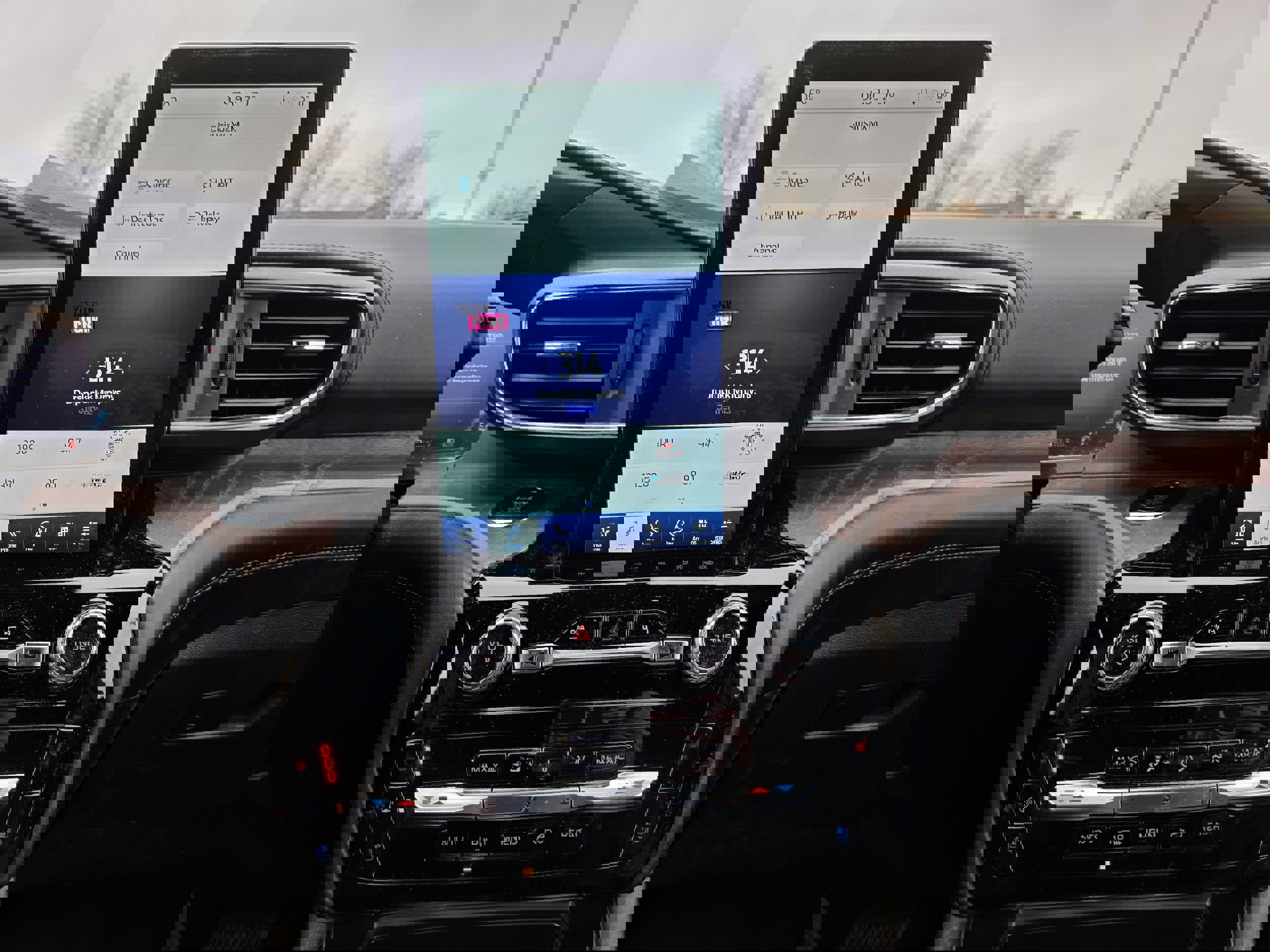 Certified 2023 Ford Explorer Platinum w/ Premium Technology Package image 13