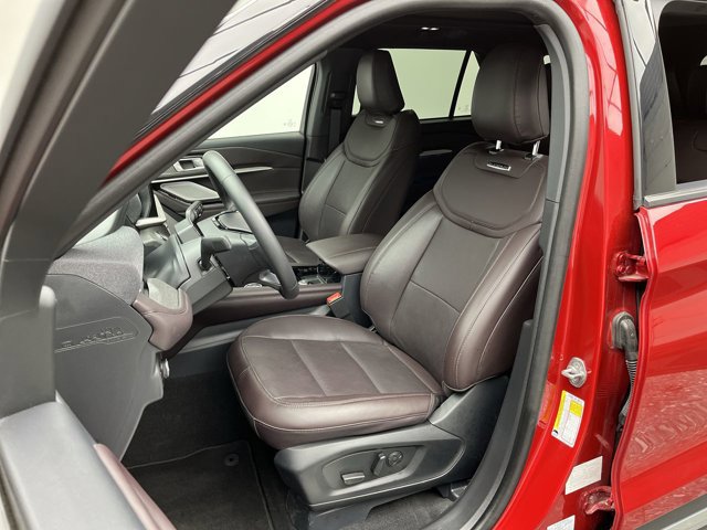 Certified 2025 Ford Explorer Platinum AWD/4WD image 12