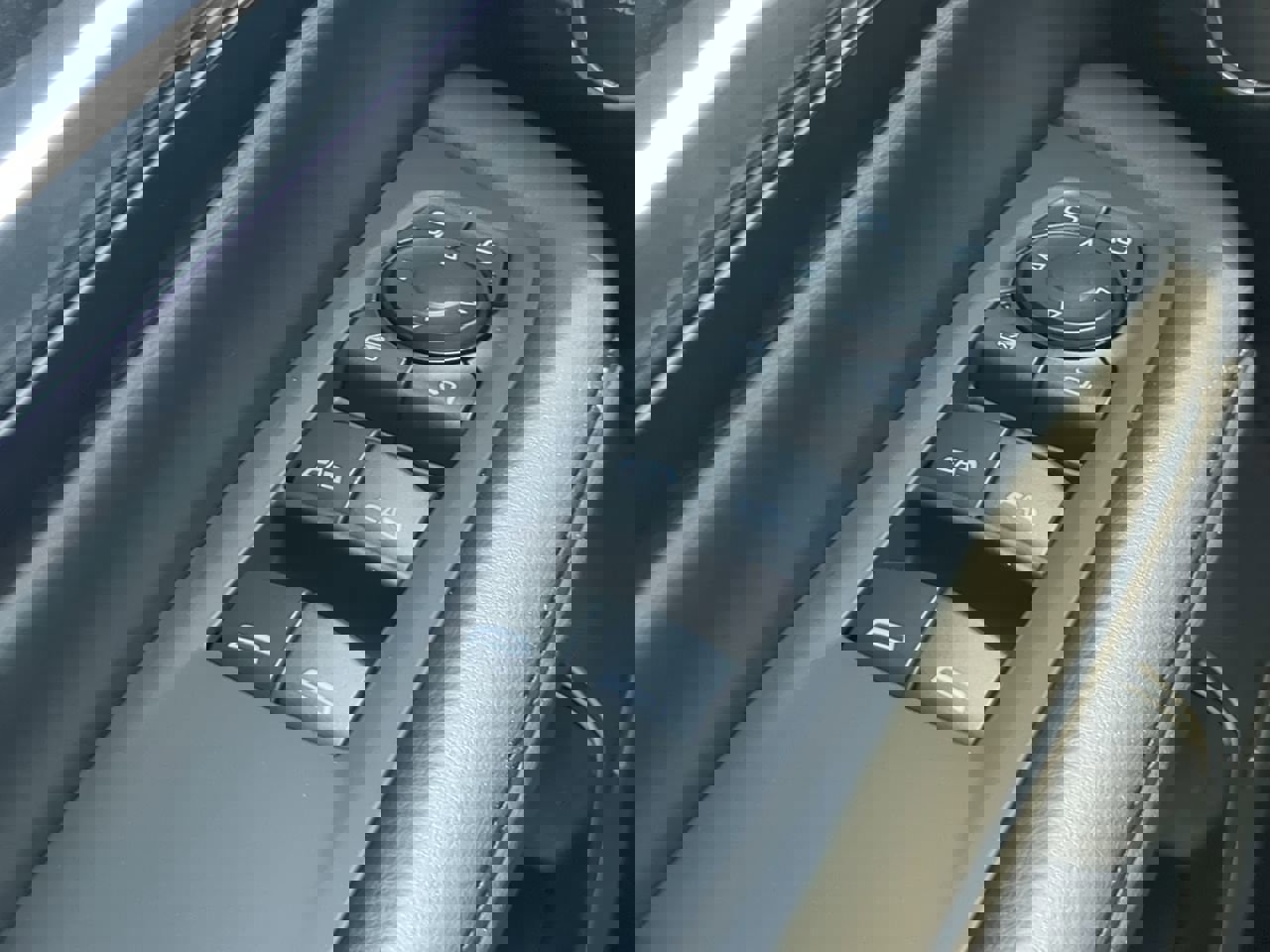 Used 2025 Chevrolet Tahoe LT w/ Comfort Package image 23