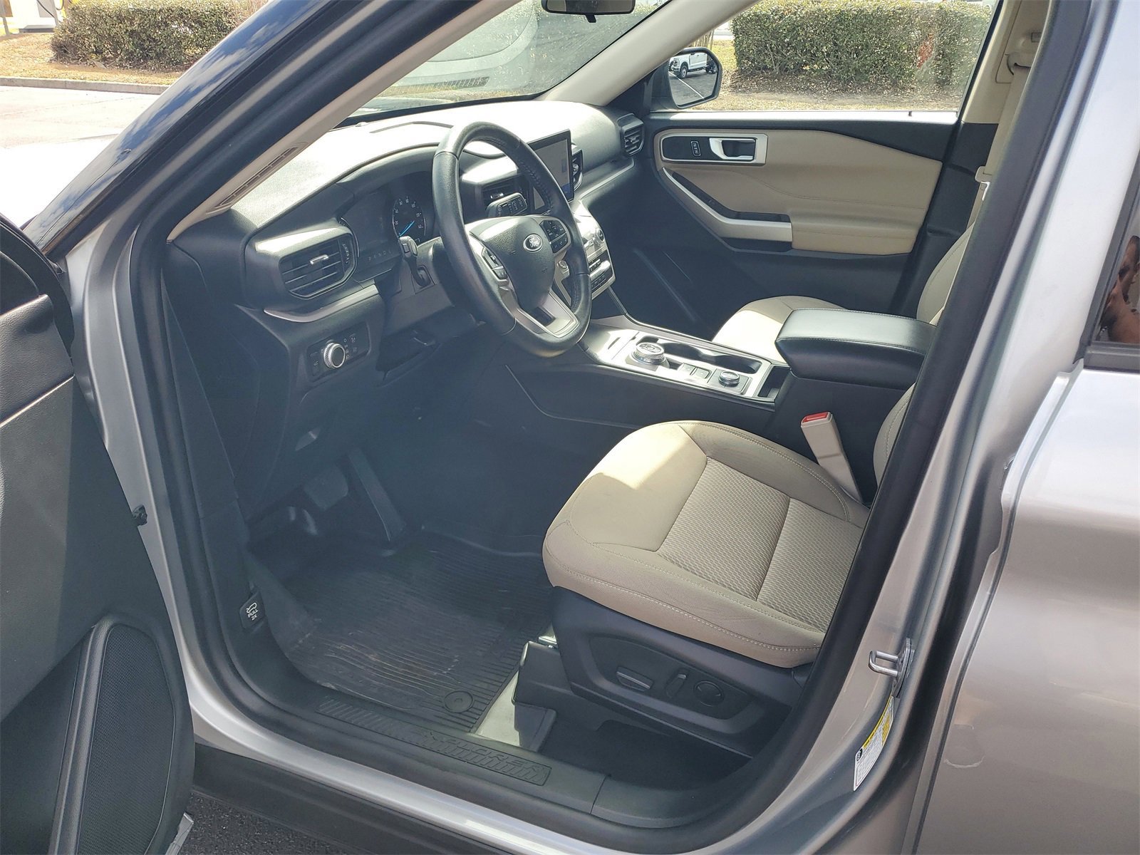 Certified 2023 Ford Explorer XLT image 18