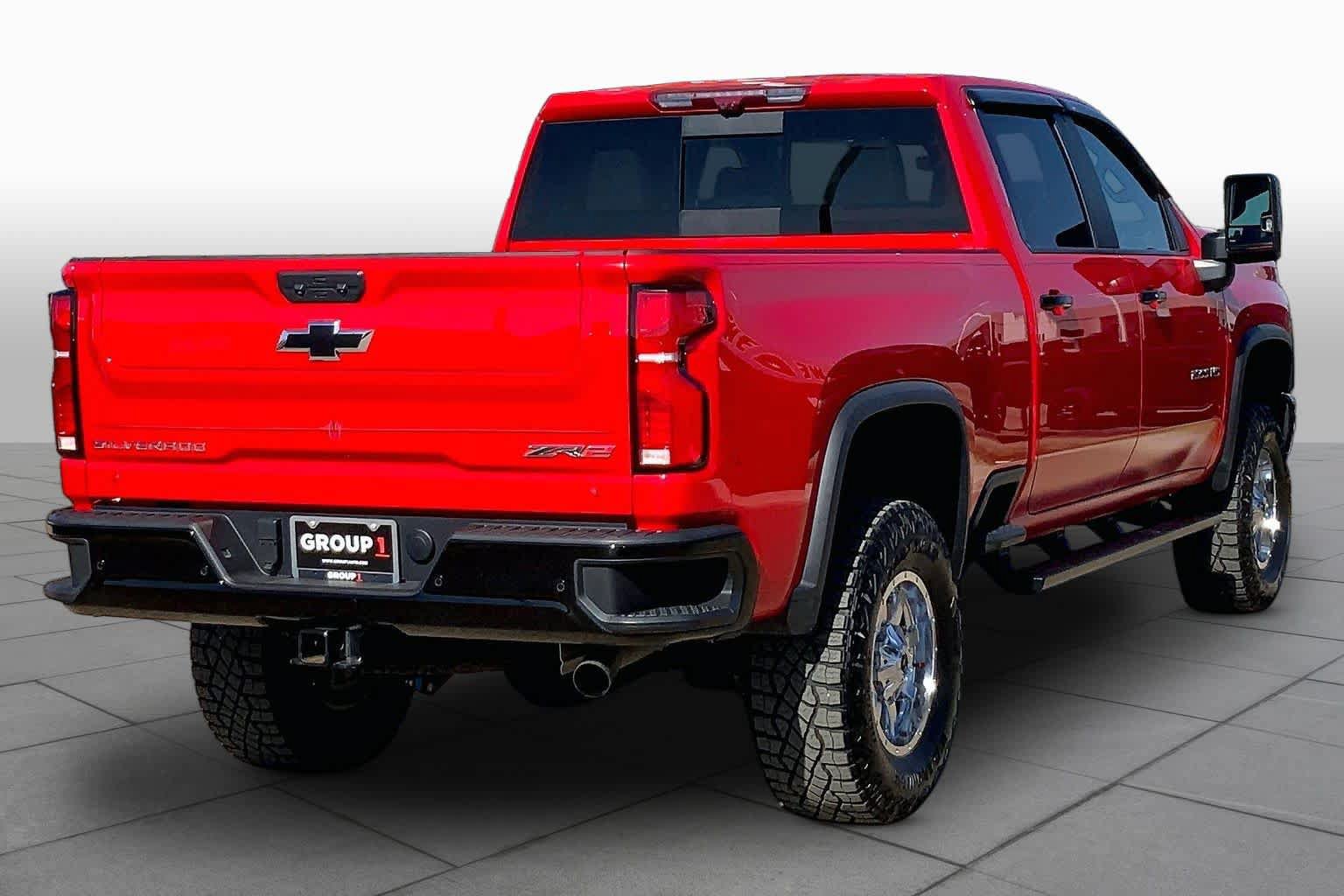 Used 2025 Chevrolet Silverado 2500 ZR2 w/ Technology Package AWD/4WD image 13