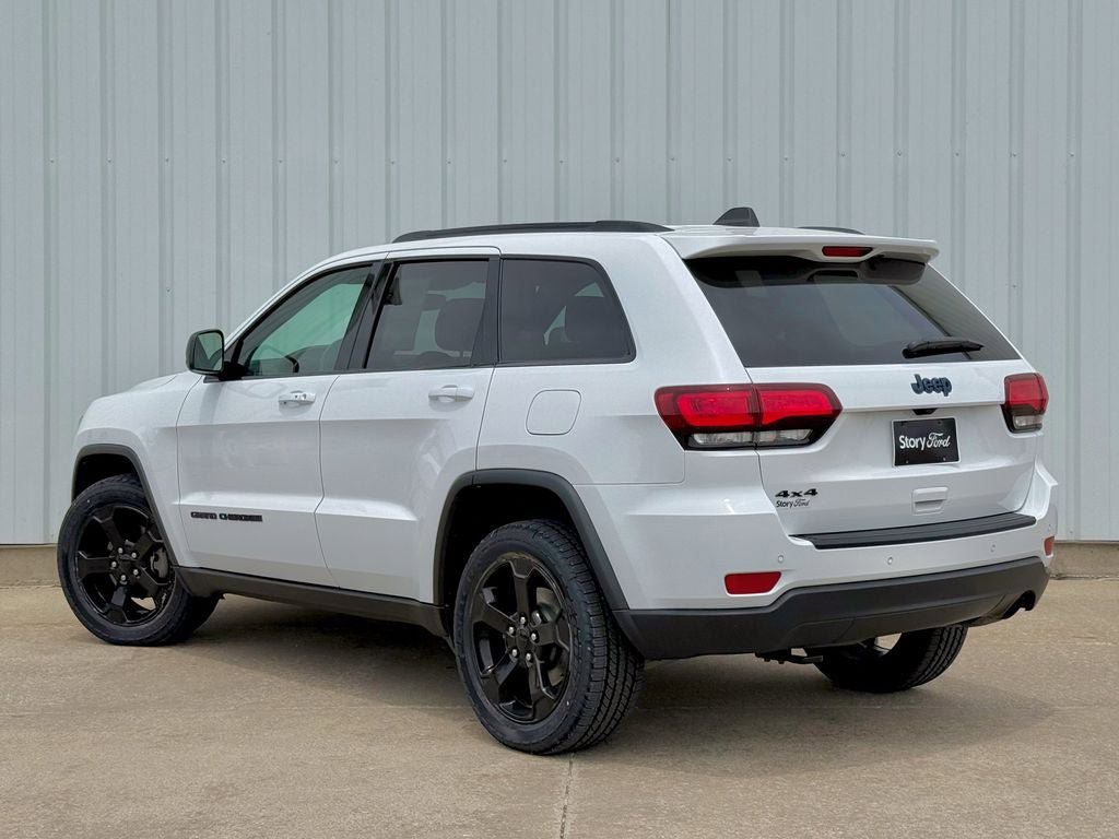 Used 2020 Jeep Grand Cherokee Laredo AWD/4WD image 4
