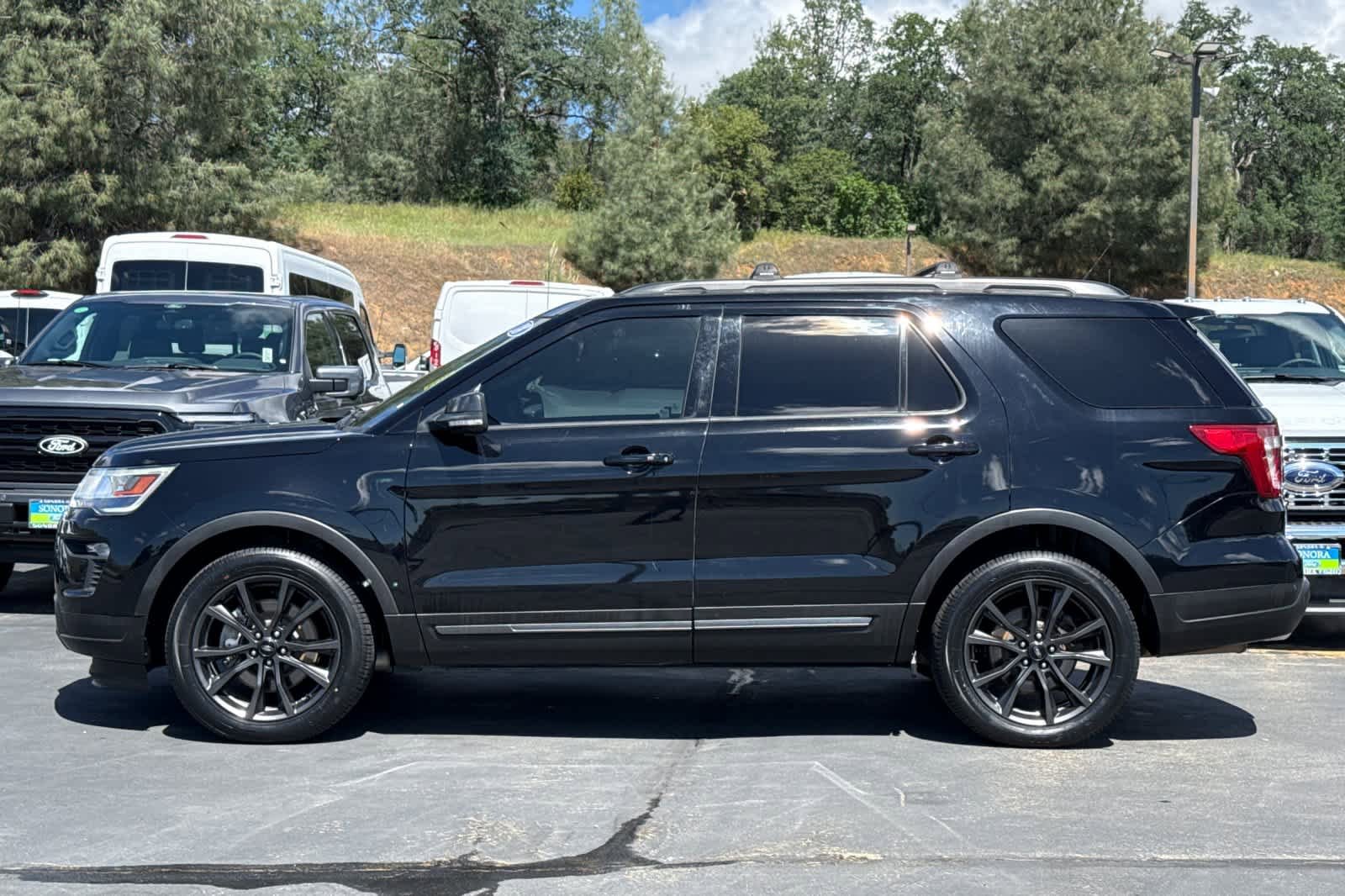 Certified 2018 Ford Explorer XLT w/ Equipment Group 202A AWD/4WD image 7