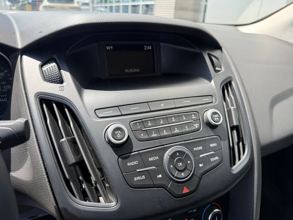 Certified 2018 Ford Focus SE FWD image 23