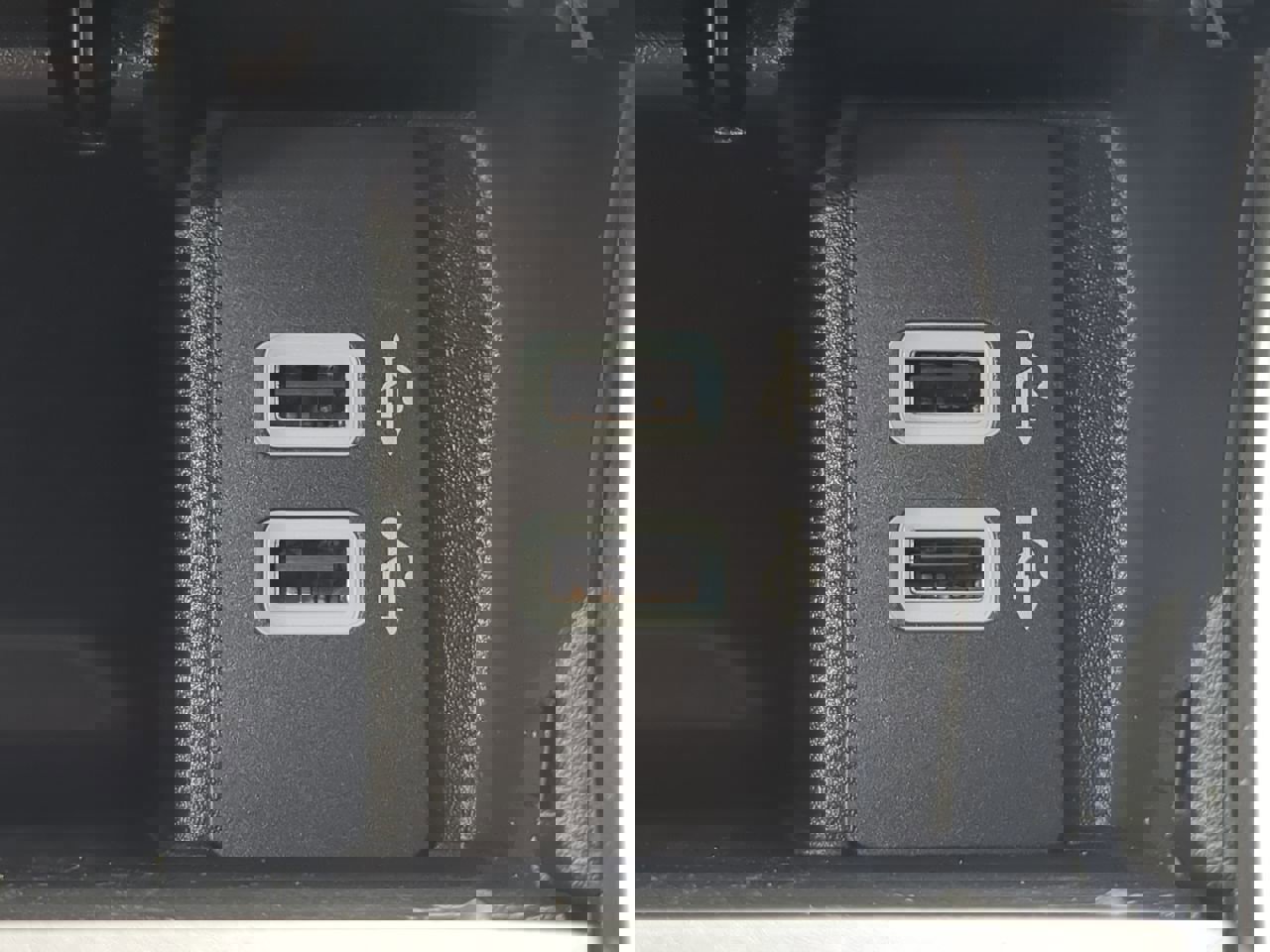 Certified 2018 Ford Edge Titanium w/ Technology Package image 20