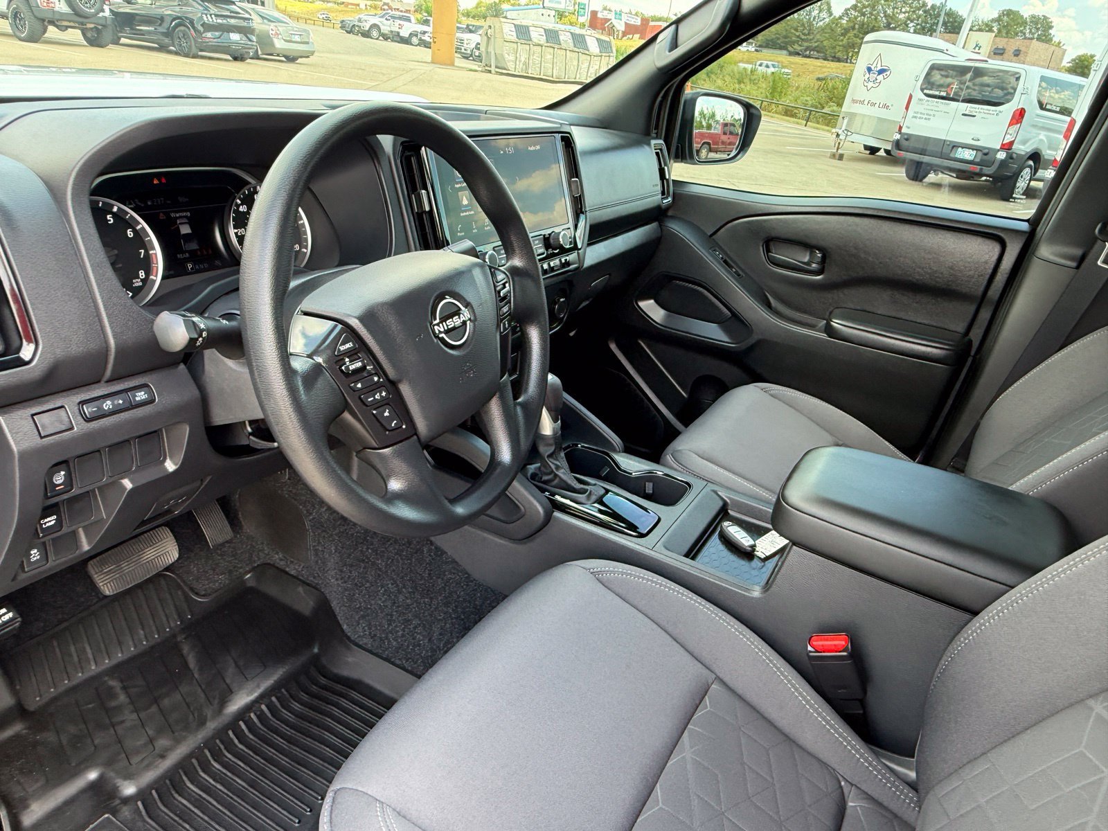 Used 2026 Nissan Frontier SV w/ Tow Package RWD image 11