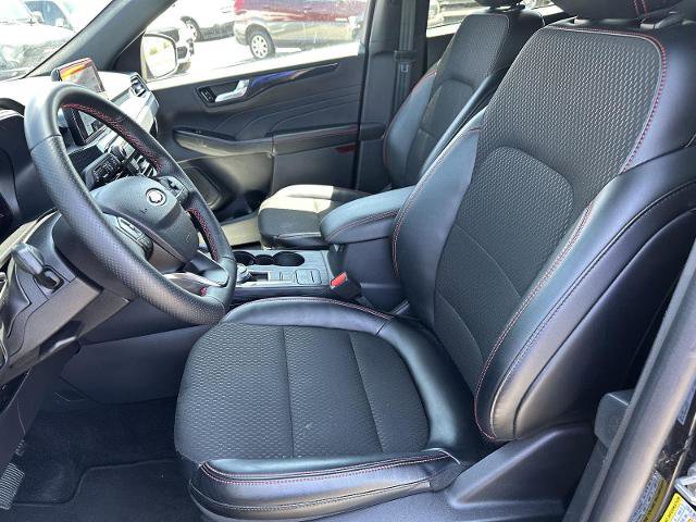 Certified 2025 Ford Escape ST-Line AWD/4WD image 14
