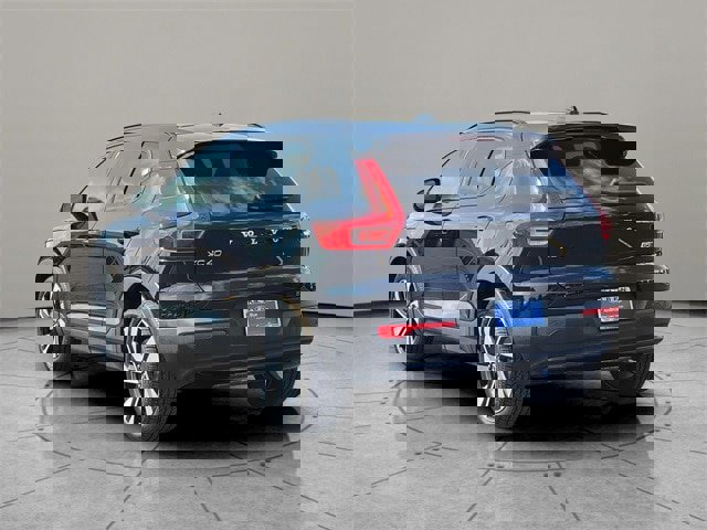 Used 2023 Volvo XC40 B5 Ultimate w/ Protection Package Premier image 10