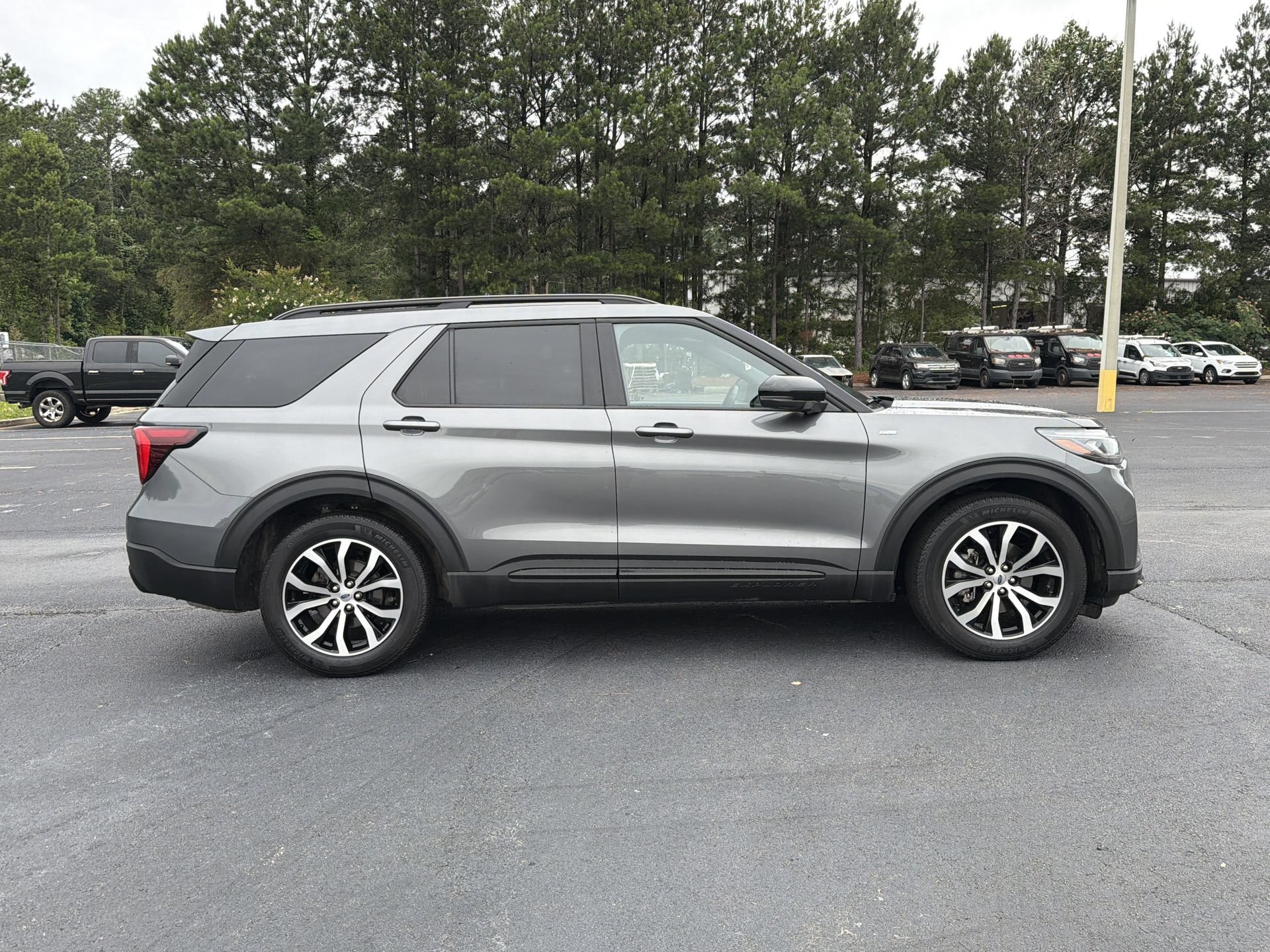 Certified 2025 Ford Explorer ST-Line RWD image 14