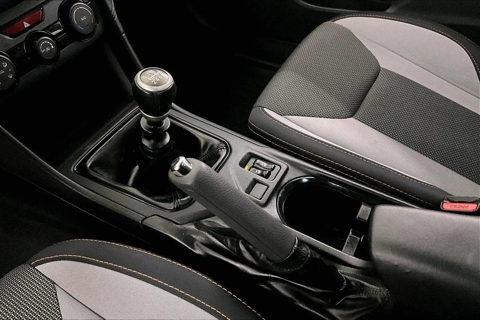 Used 2018 Subaru Crosstrek 2.0i Premium image 16