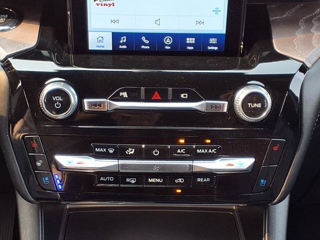 Certified 2023 Ford Explorer Platinum w/ Technology Package AWD/4WD image 13
