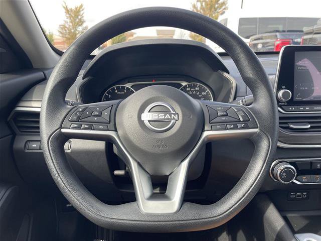 Used 2025 Nissan Altima 2.5 SV AWD/4WD image 12