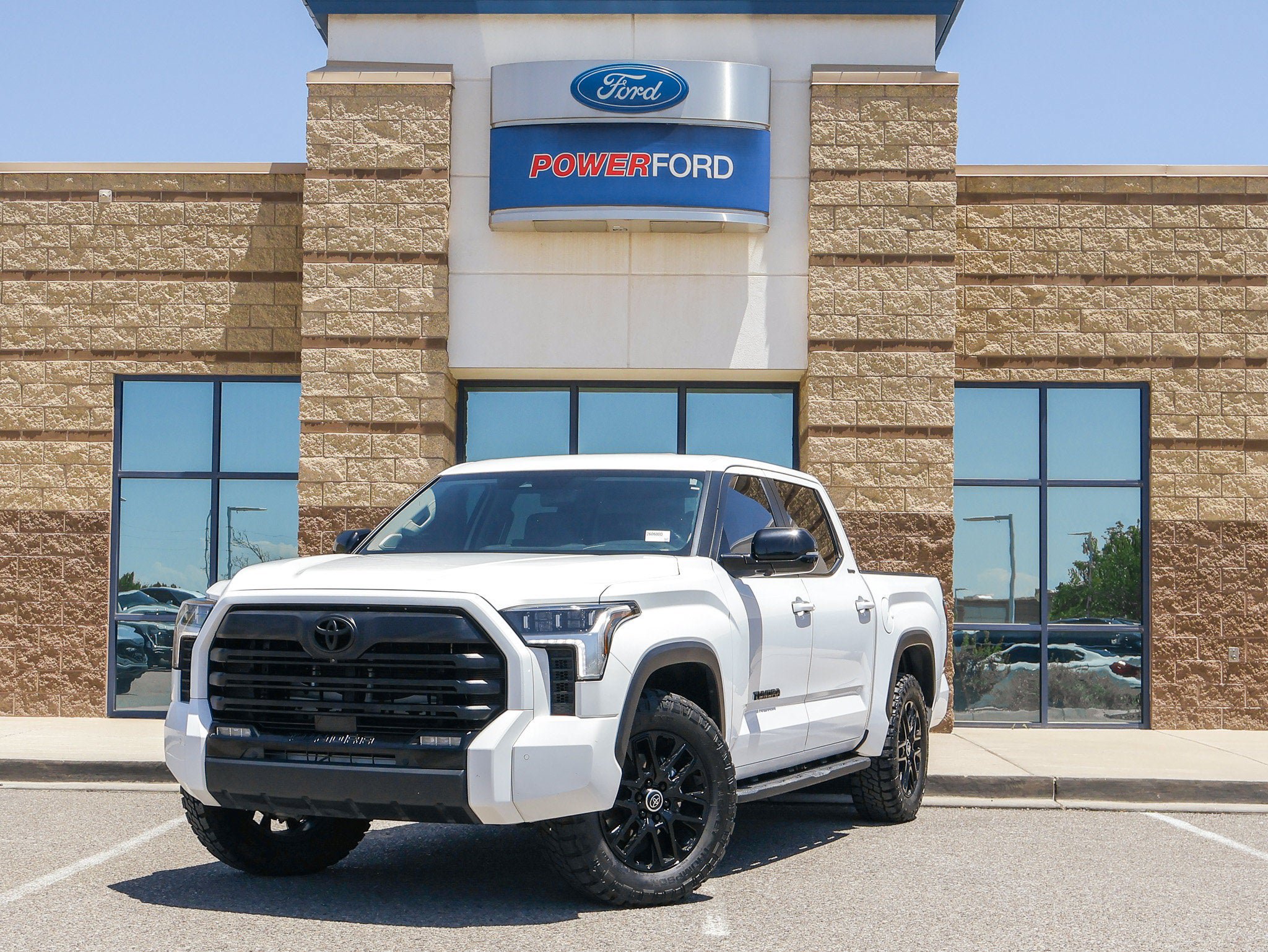 Used 2024 Toyota Tundra Limited AWD/4WD image 2