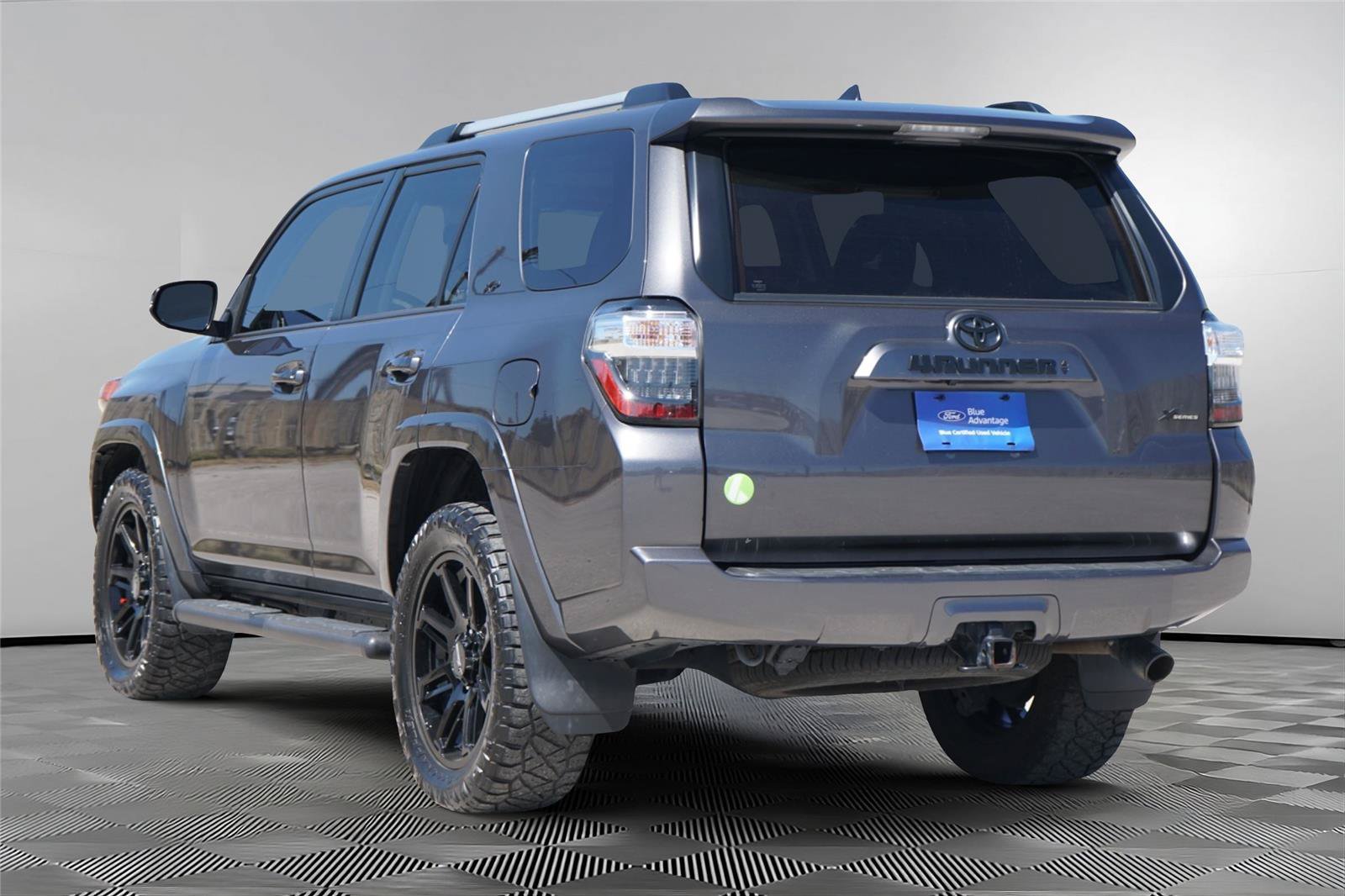 Used 2022 Toyota 4Runner SR5 Premium w/ Moonroof Package RWD image 6
