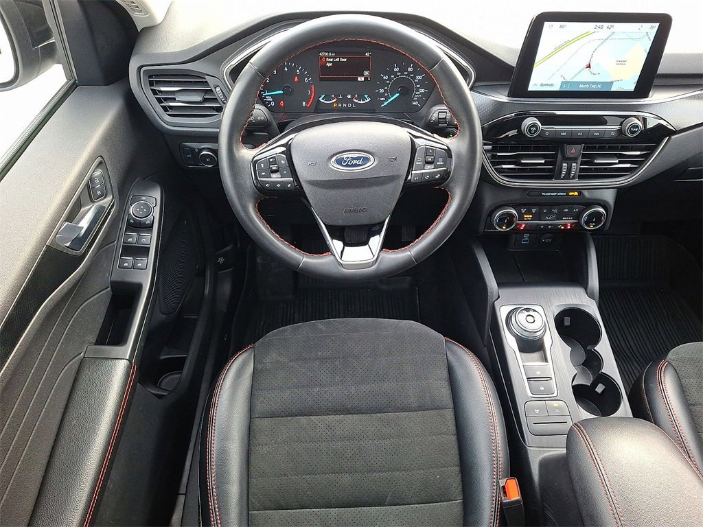 Certified 2022 Ford Escape SEL w/ SEL Stealth AWD Package image 26