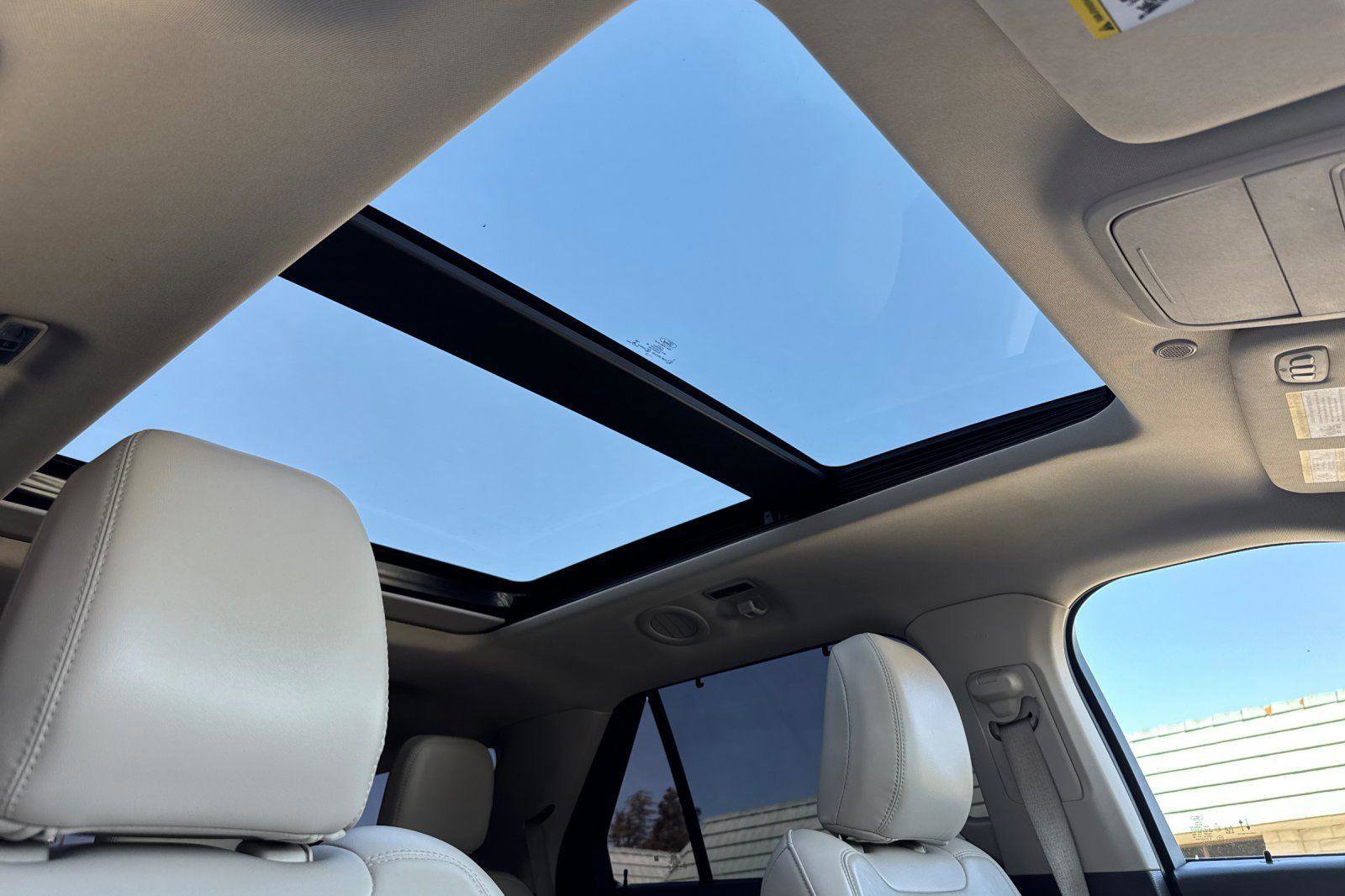 Certified 2021 Ford Explorer Platinum w/ Equipment Group 601A image 14