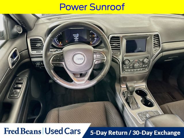 Used 2019 Jeep Grand Cherokee Laredo AWD/4WD image 28