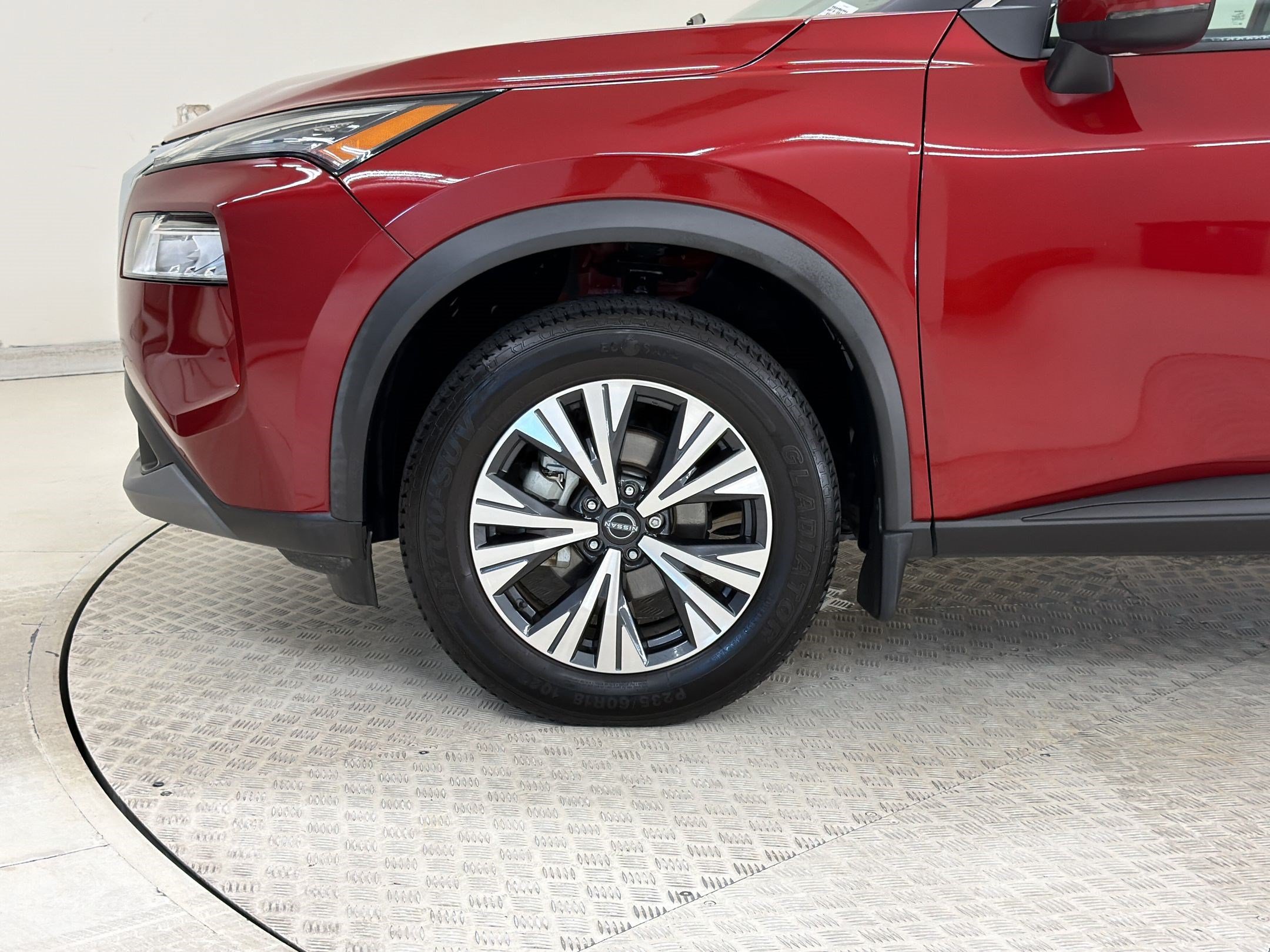 Used 2023 Nissan Rogue SV FWD image 13